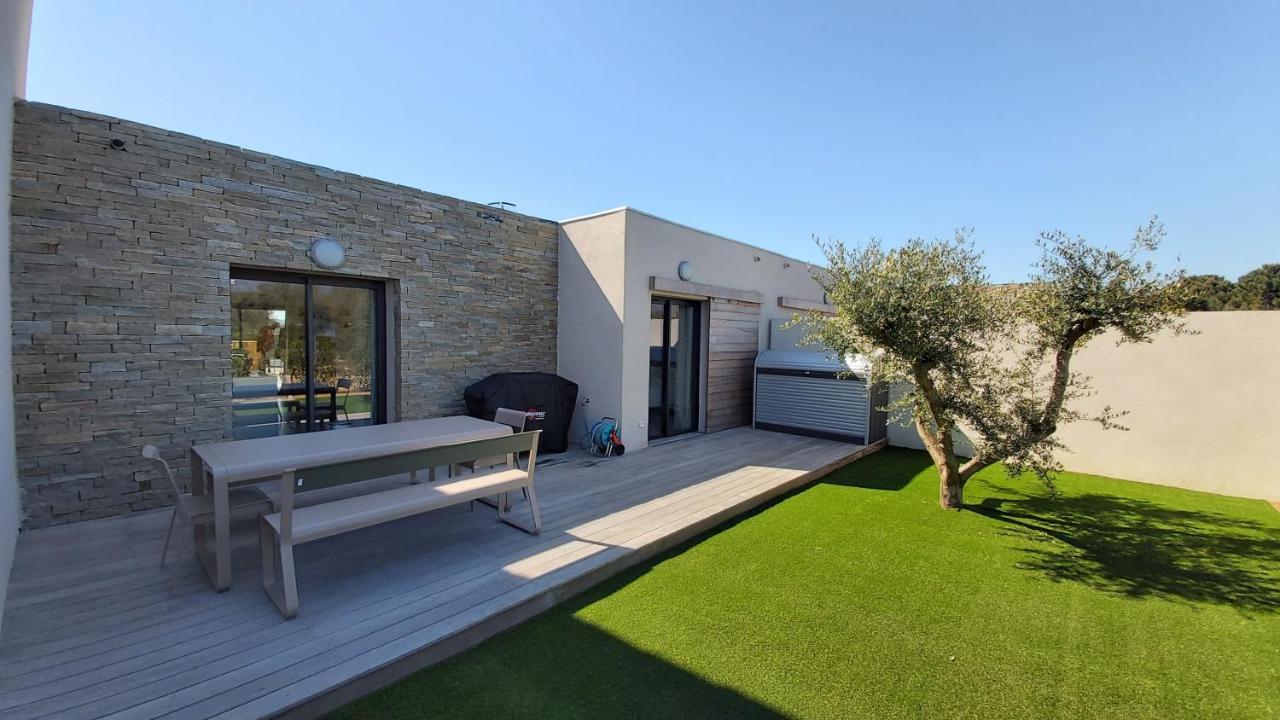 Villa Home Holiday A Cala Rossa Lecci Exteriér fotografie