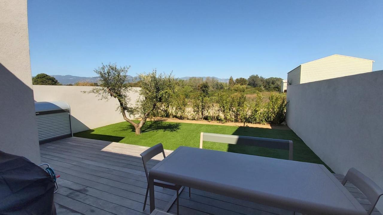 Villa Home Holiday A Cala Rossa Lecci Exteriér fotografie